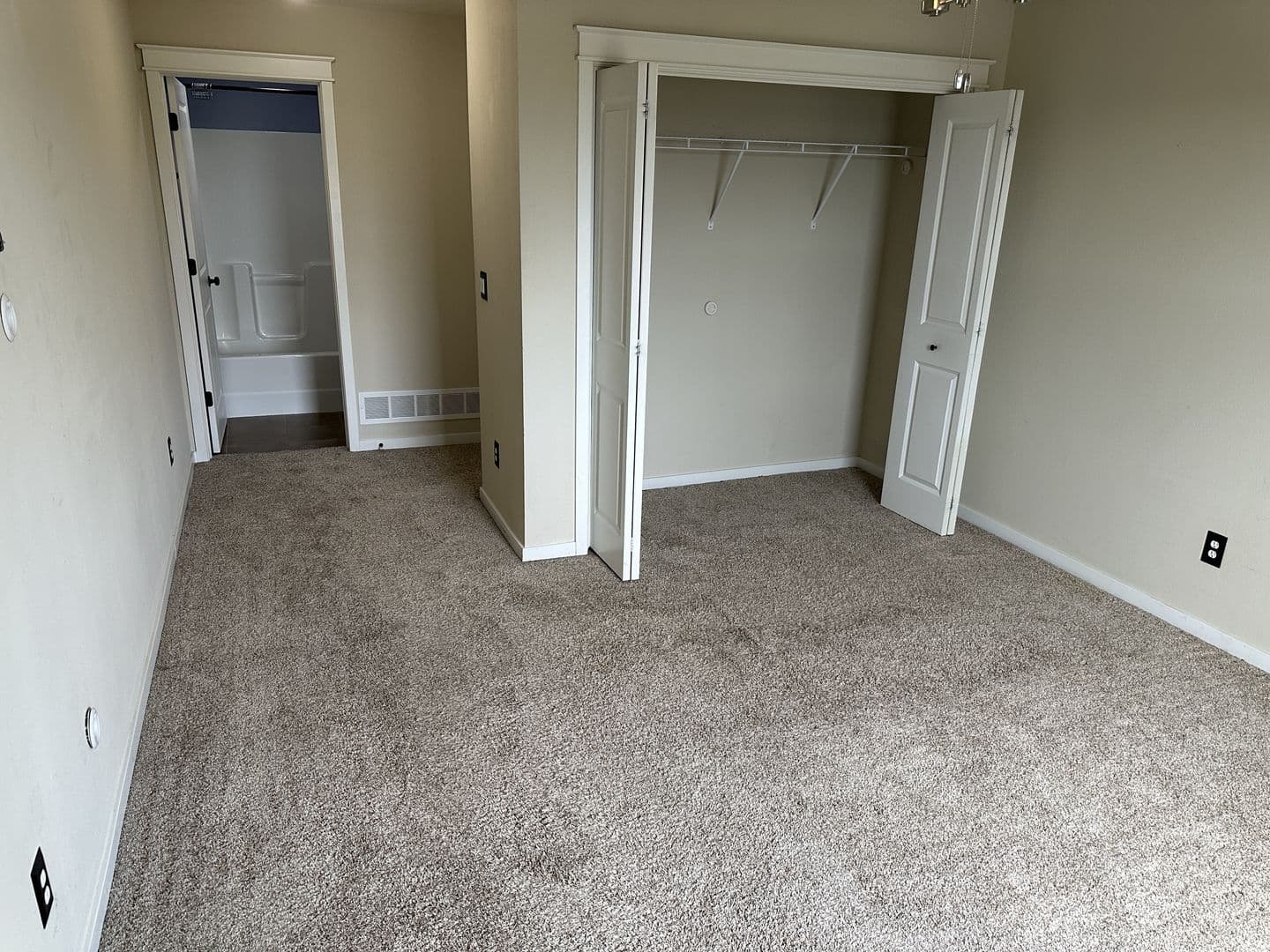 Ankeny Townhome: 223 NE 45th Lane