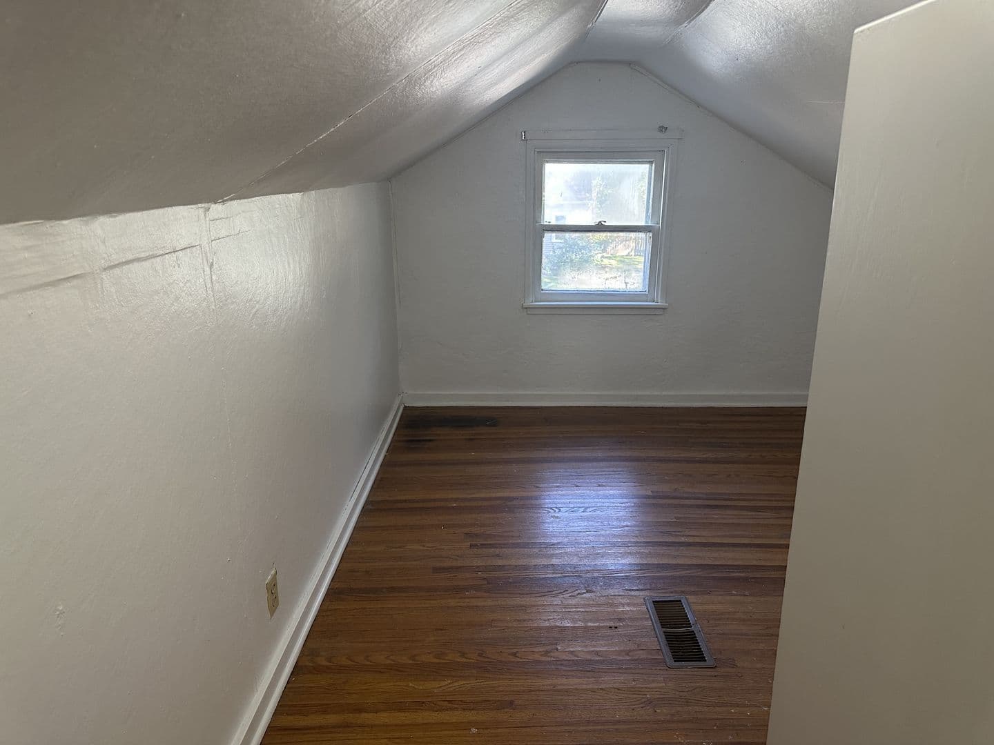 Ames House: 3218 Lettie Street