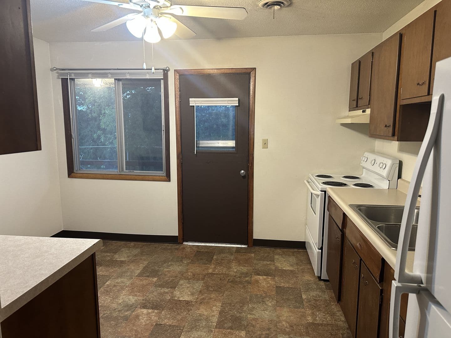 Boone Apartment: 1003 - 1005 Parkway Drive