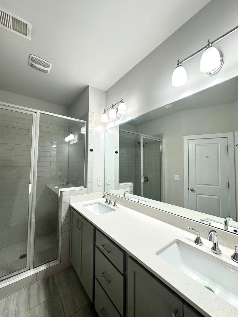 Doraville House: 3779 Oxford Circle