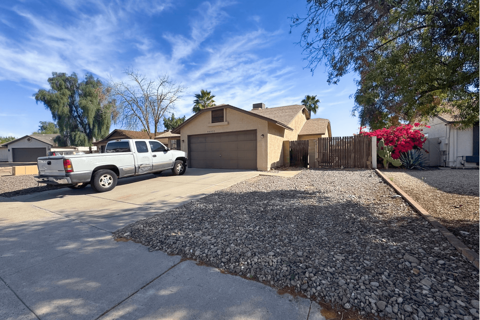 Glendale House: 24025 N 39th Ln