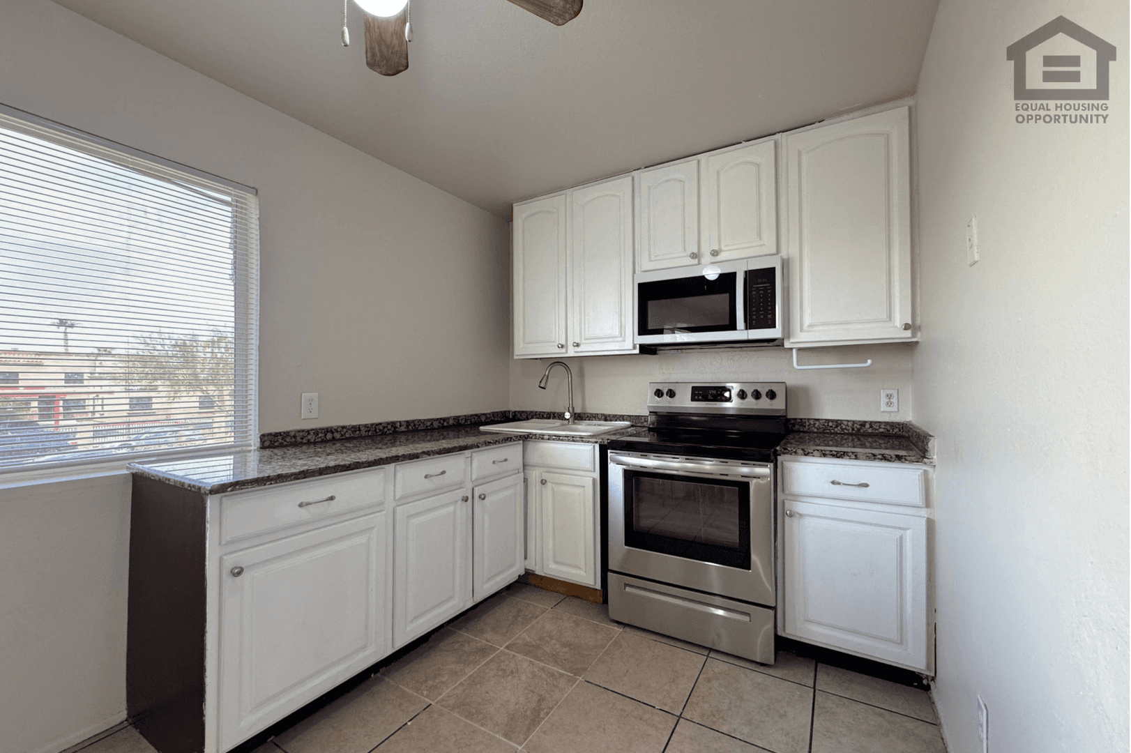Phoenix Apartment: 641 N 30th St