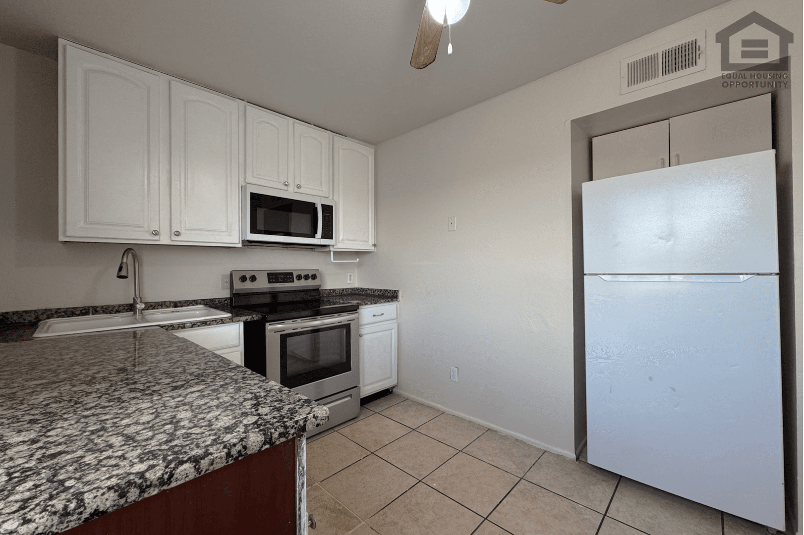 Phoenix Apartment: 641 N 30th St