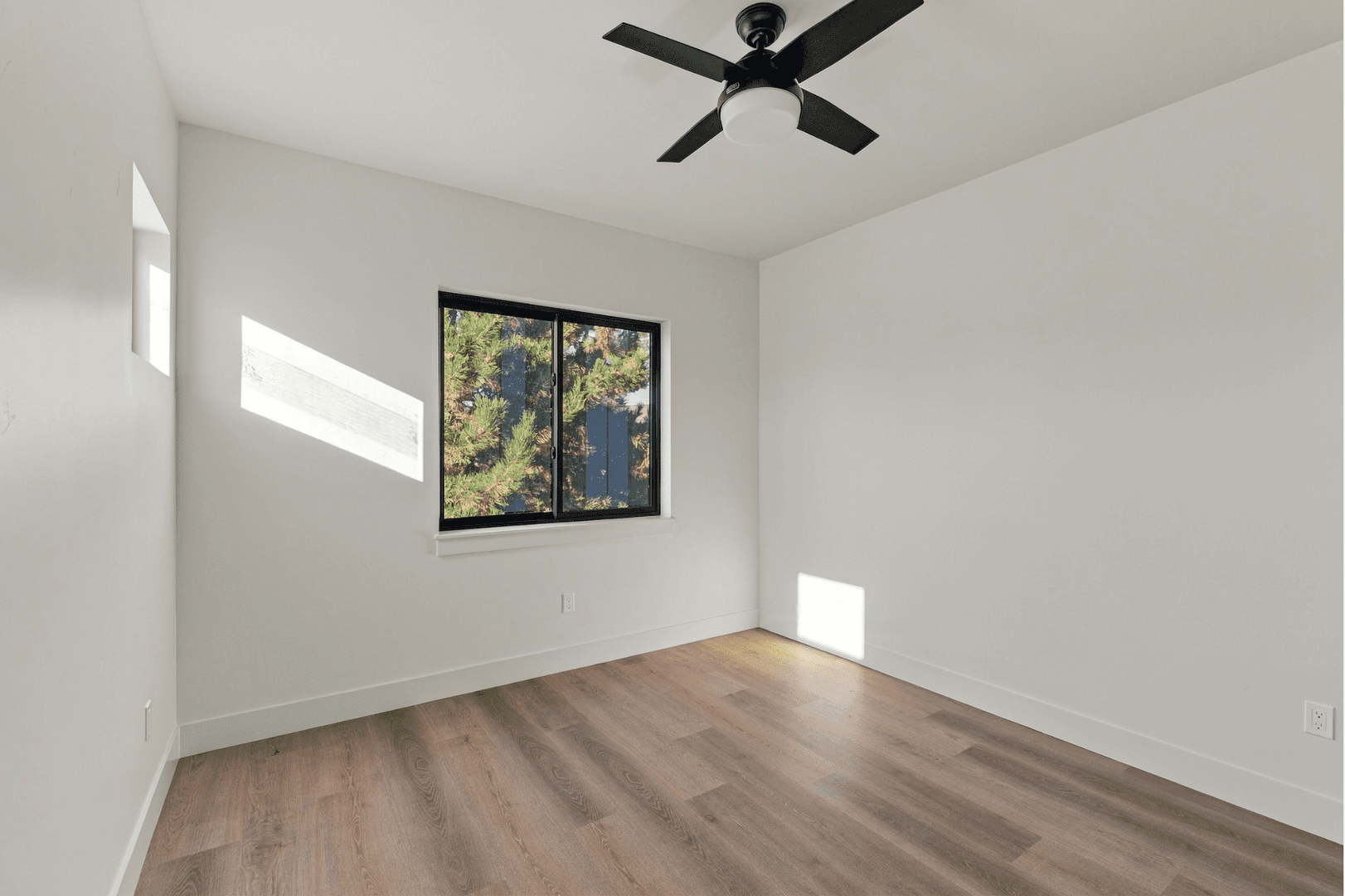 Redmond Apartment: 2035 SW Umatilla Ave