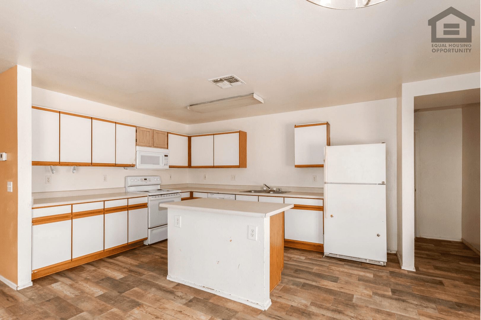 El Mirage House: 11762 W Main St