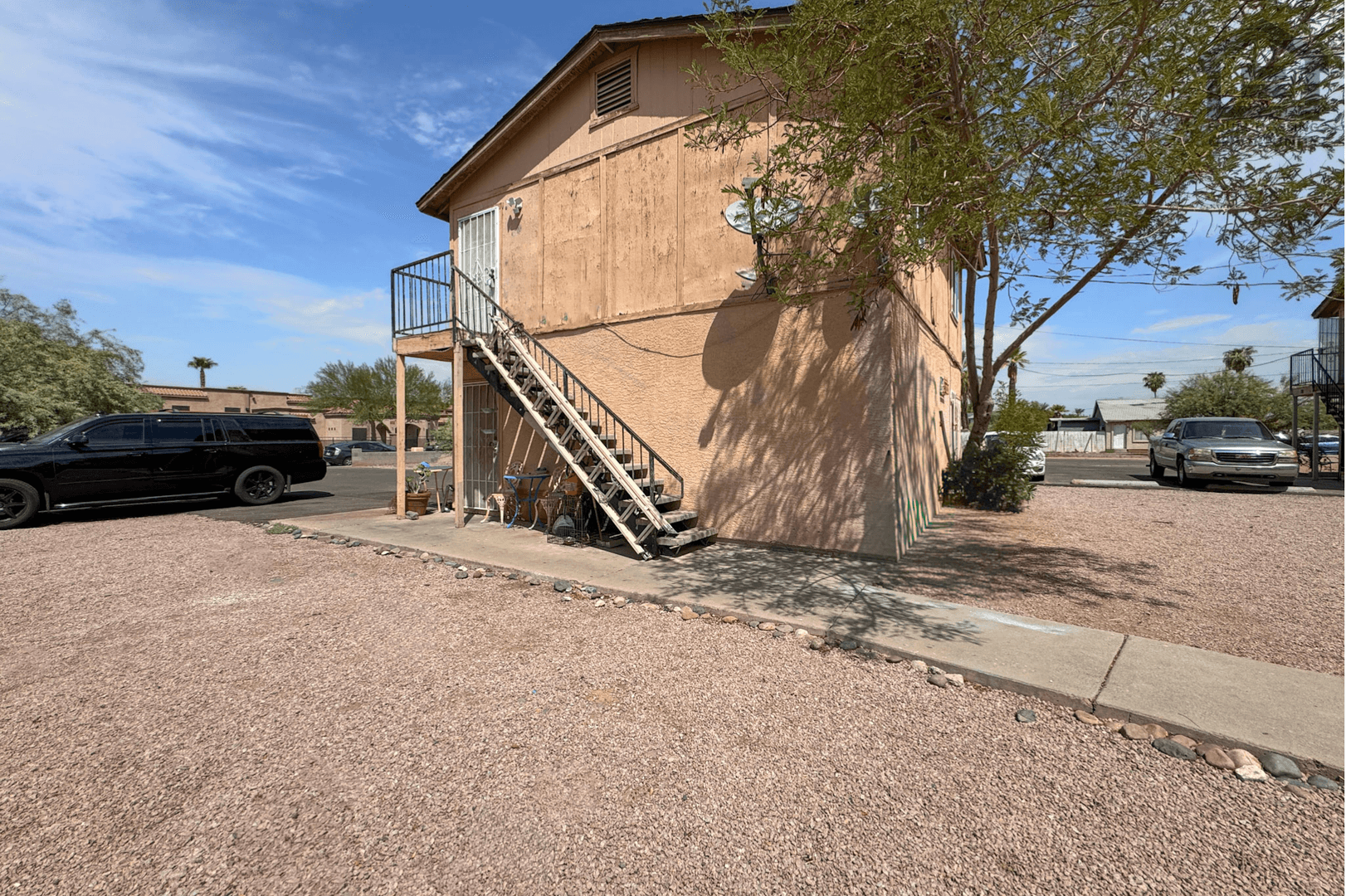 Phoenix Apartment: 641 N 30th St