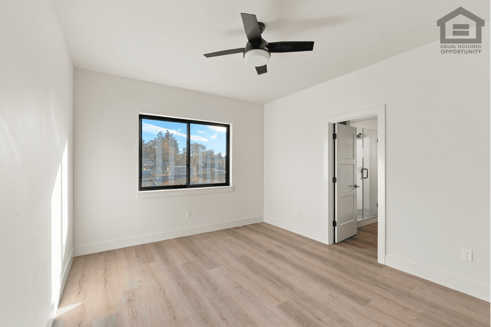 Redmond Apartment: 2035 SW Umatilla Ave