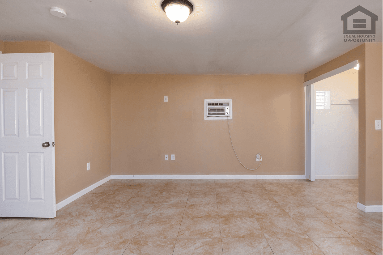Phoenix Apartment: 2501 W Belmont Ave