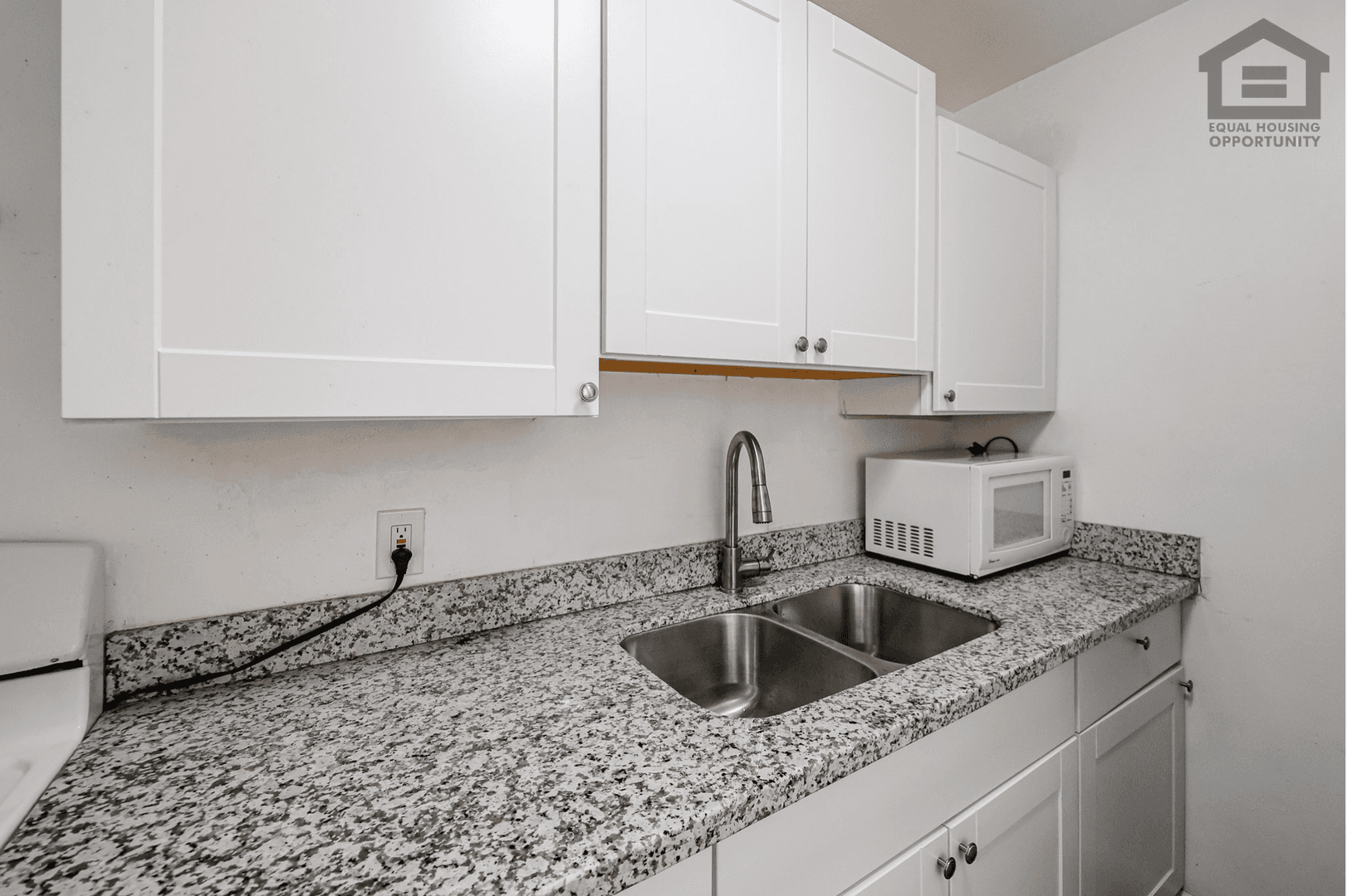 Phoenix Apartment: 3315 E Cambridge Ave