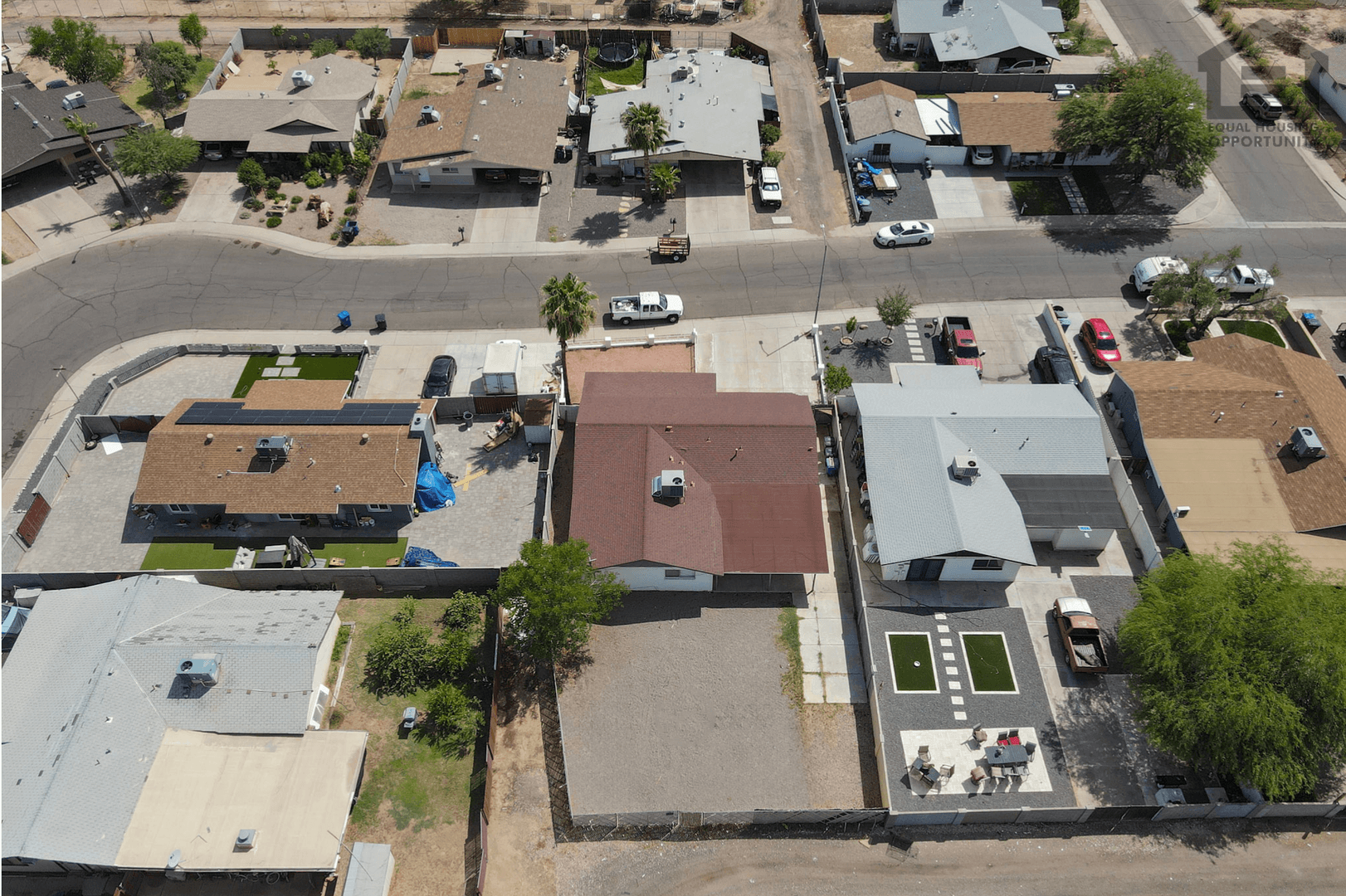 Chandler House: 936 E Flint St