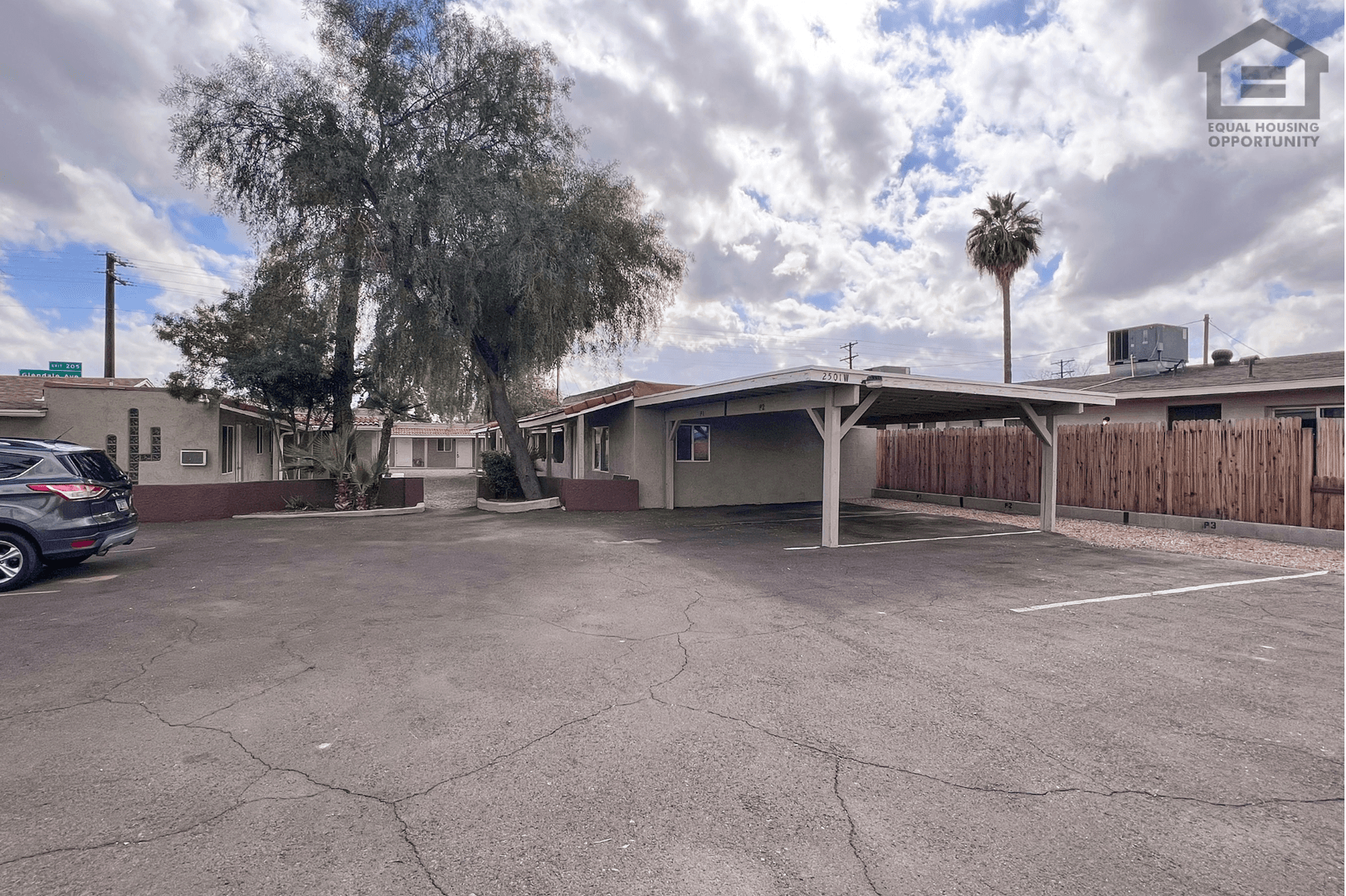 Phoenix Apartment: 2501 W Belmont Ave