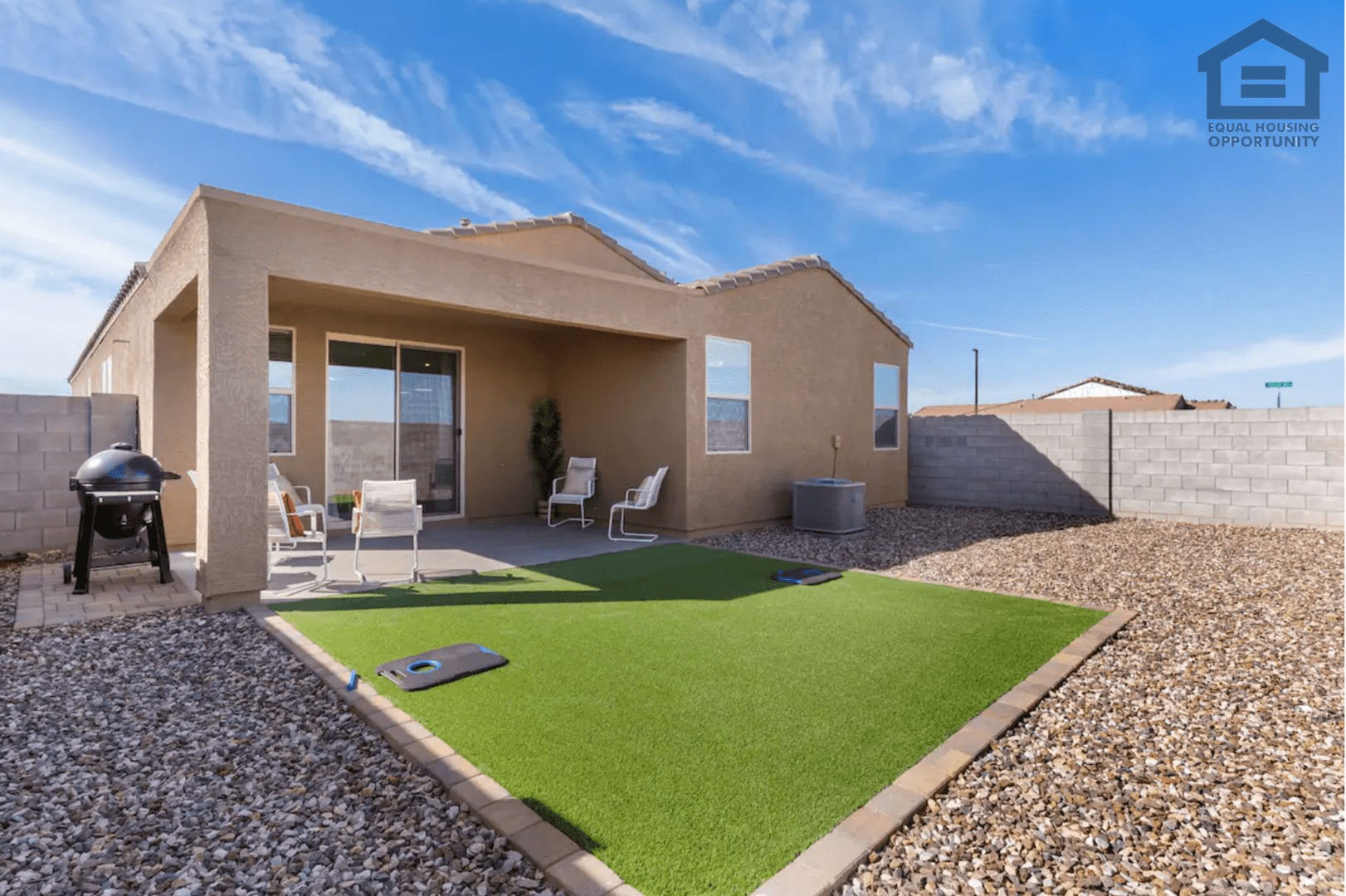 Glendale House: 12338 W Belmont Ave