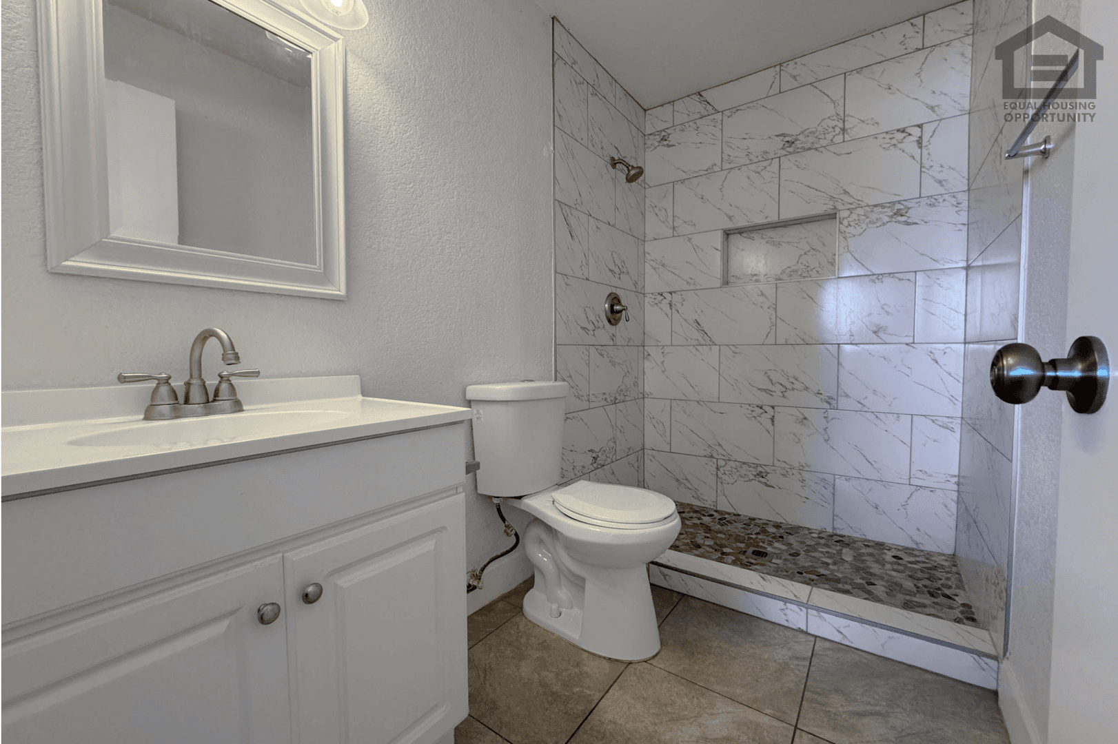 Chandler House: 936 E Flint St