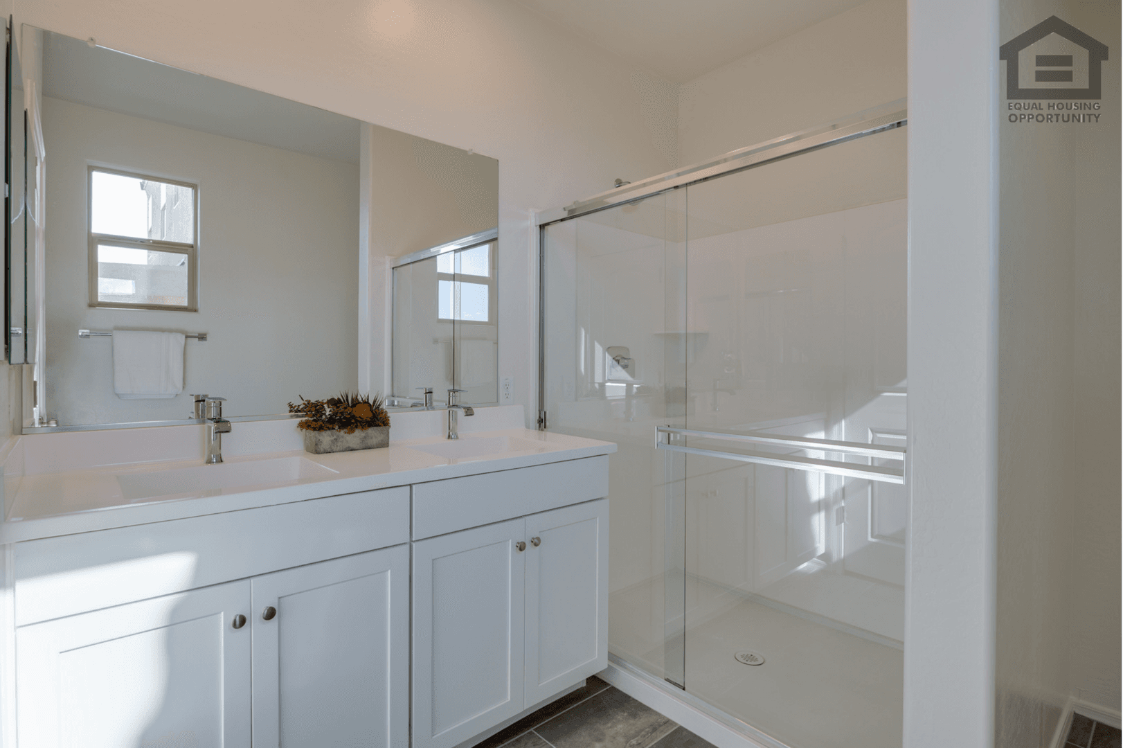 Glendale House: 12338 W Belmont Ave