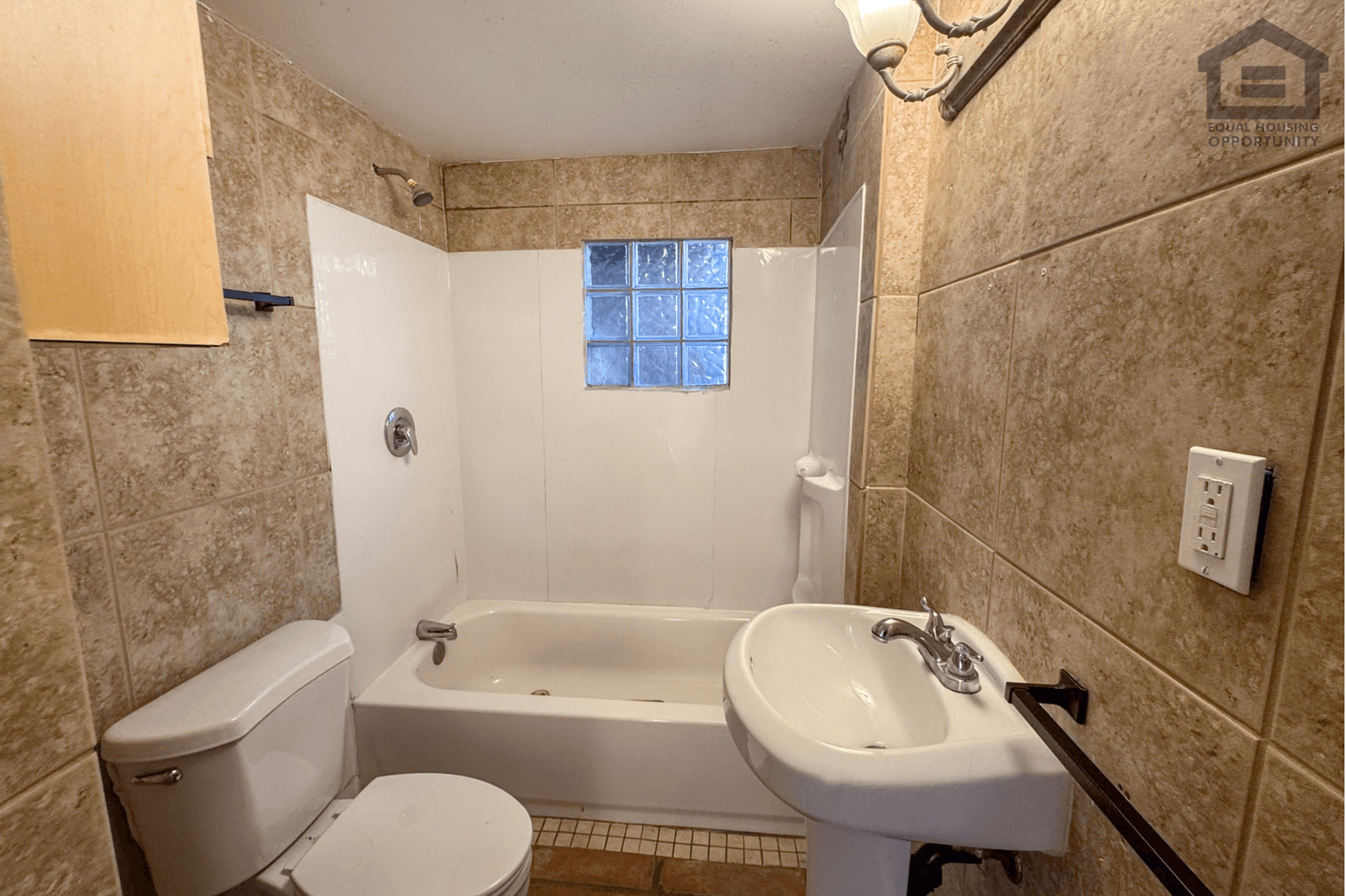 Phoenix House: 308 E Vogel Ave Apt 2