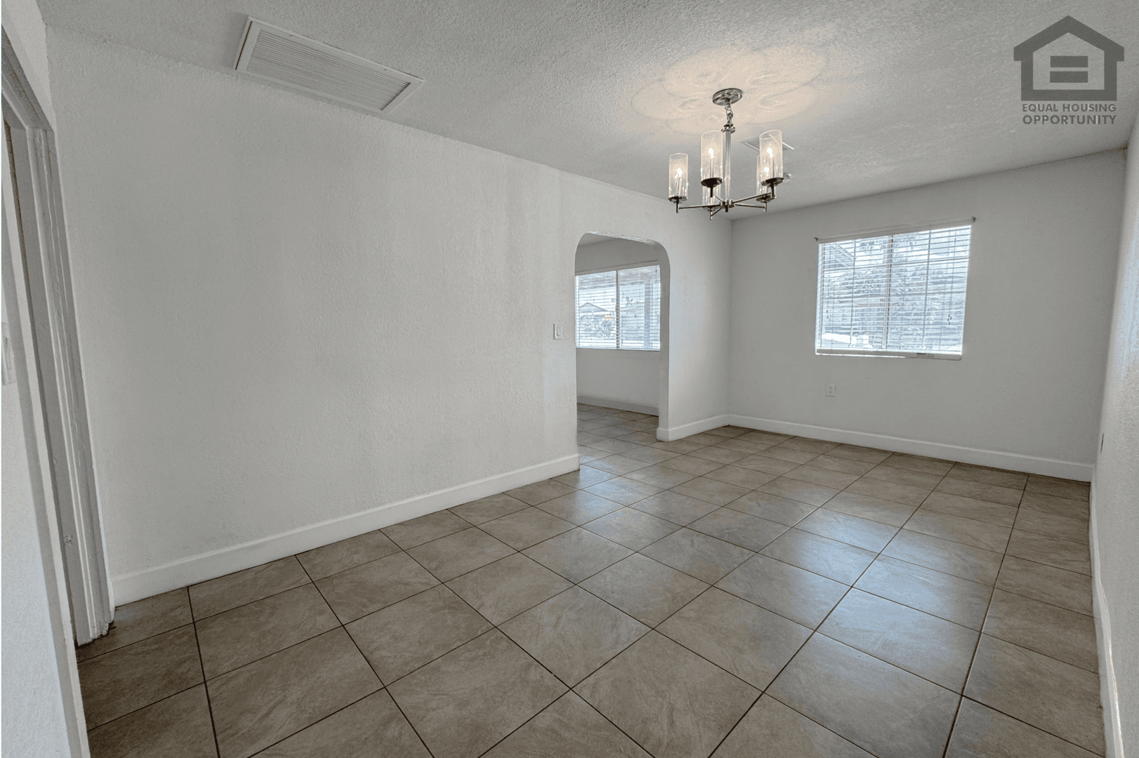 Chandler House: 936 E Flint St