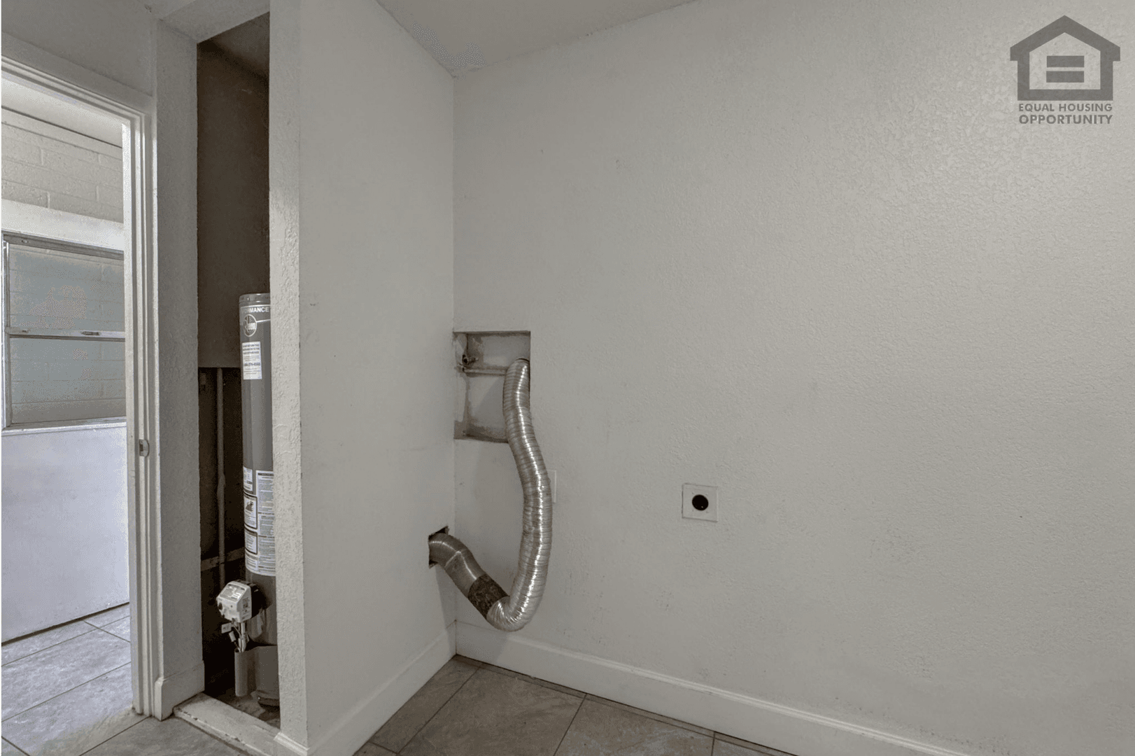 Chandler House: 936 E Flint St