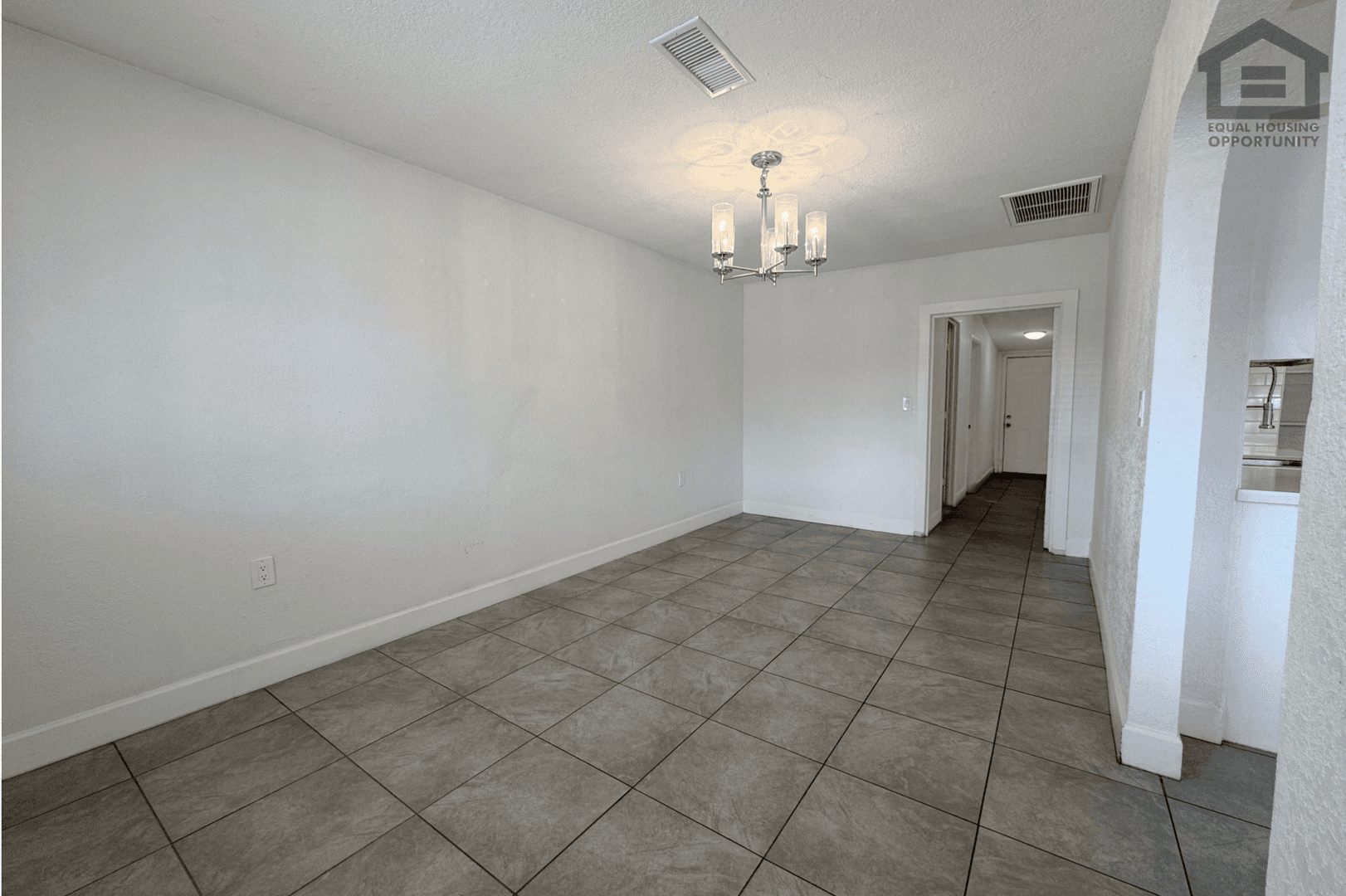 Chandler House: 936 E Flint St