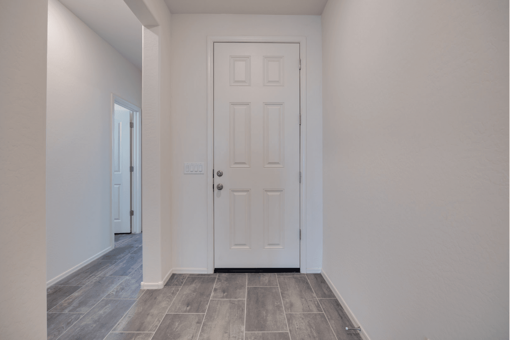 Glendale House: 12338 W Belmont Ave