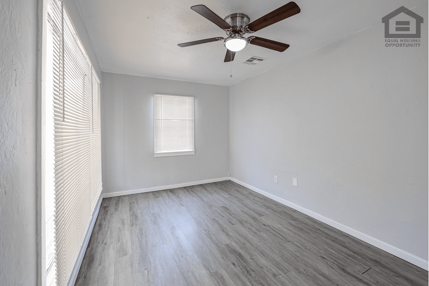 Phoenix Apartment: 3315 E Cambridge Ave