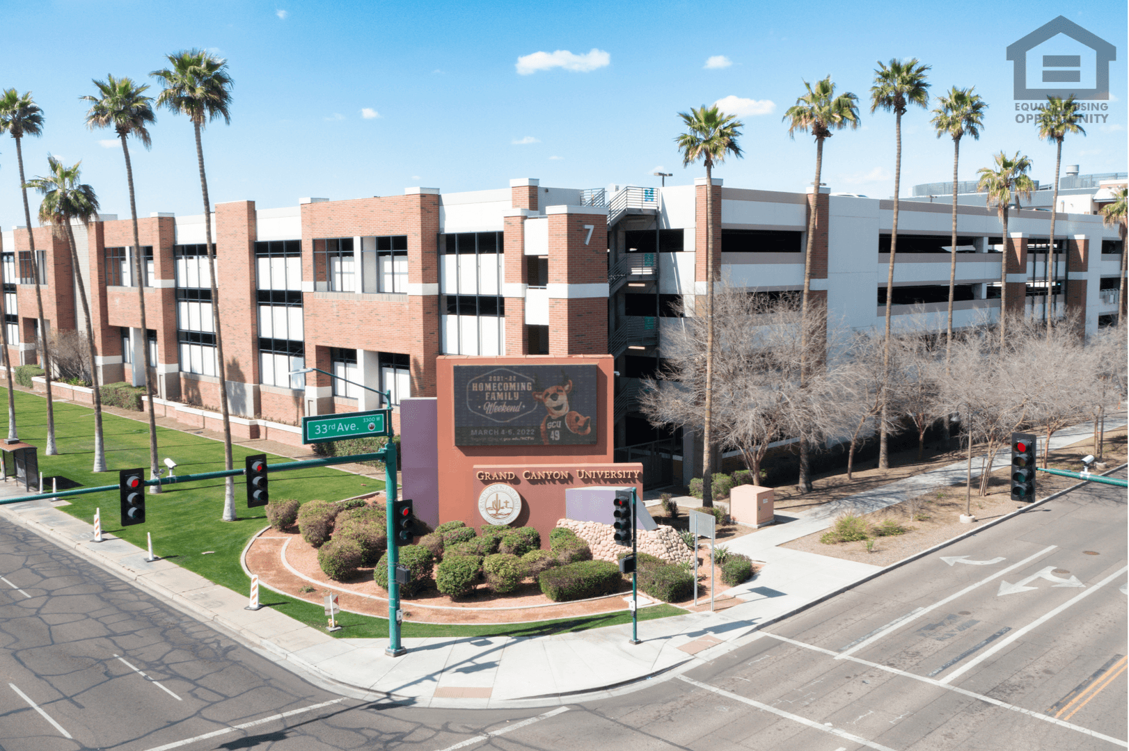 Phoenix Apartment: 2501 W Belmont Ave