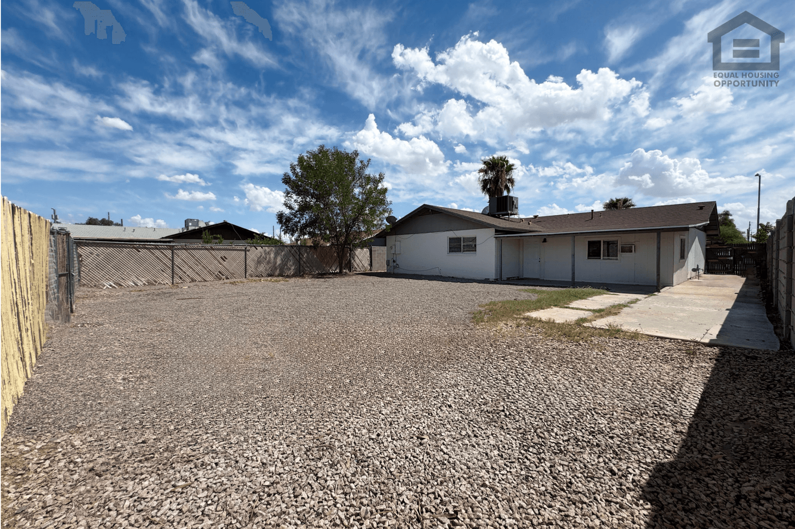 Chandler House: 936 E Flint St