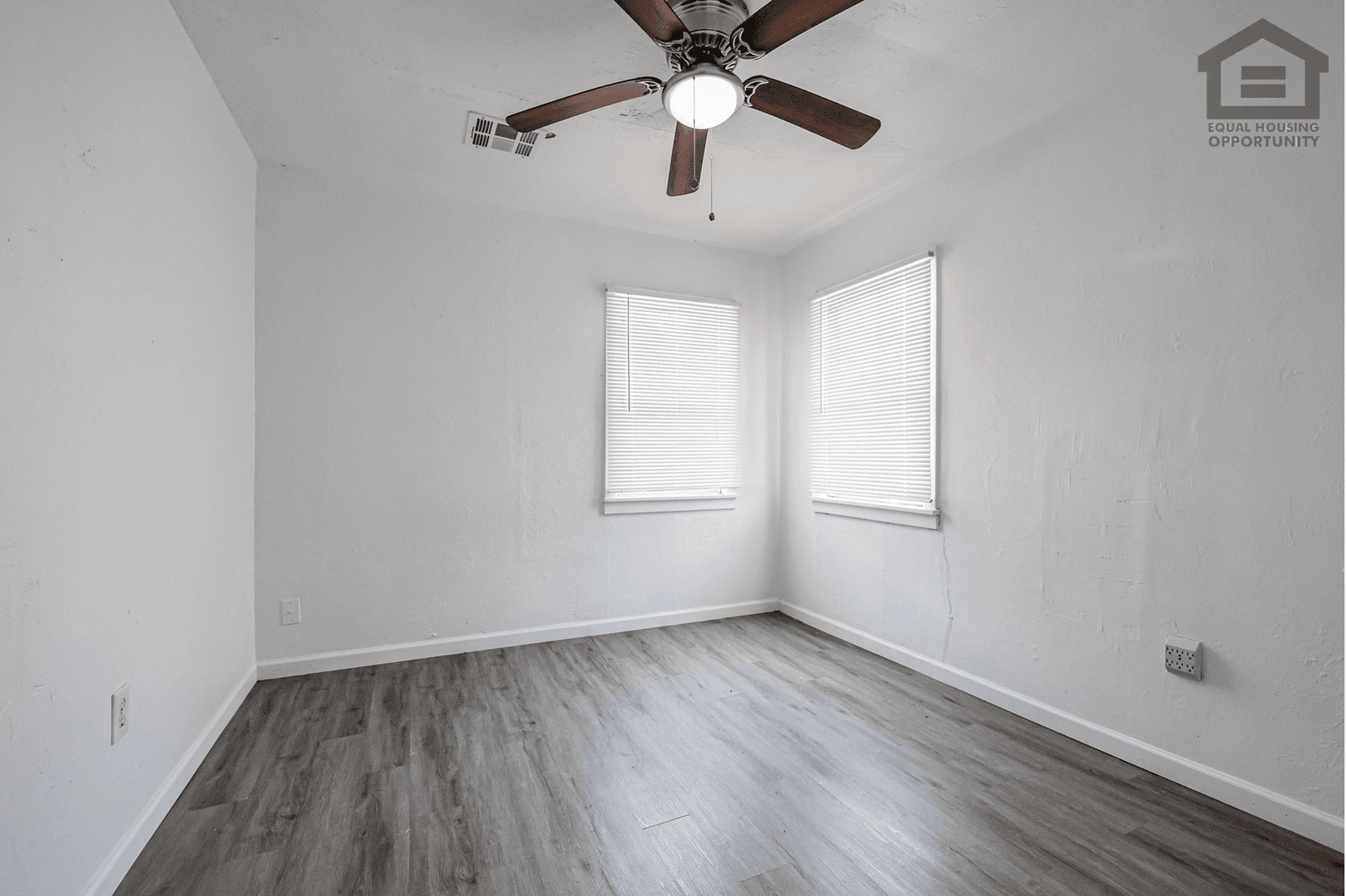 Phoenix Apartment: 3315 E Cambridge Ave