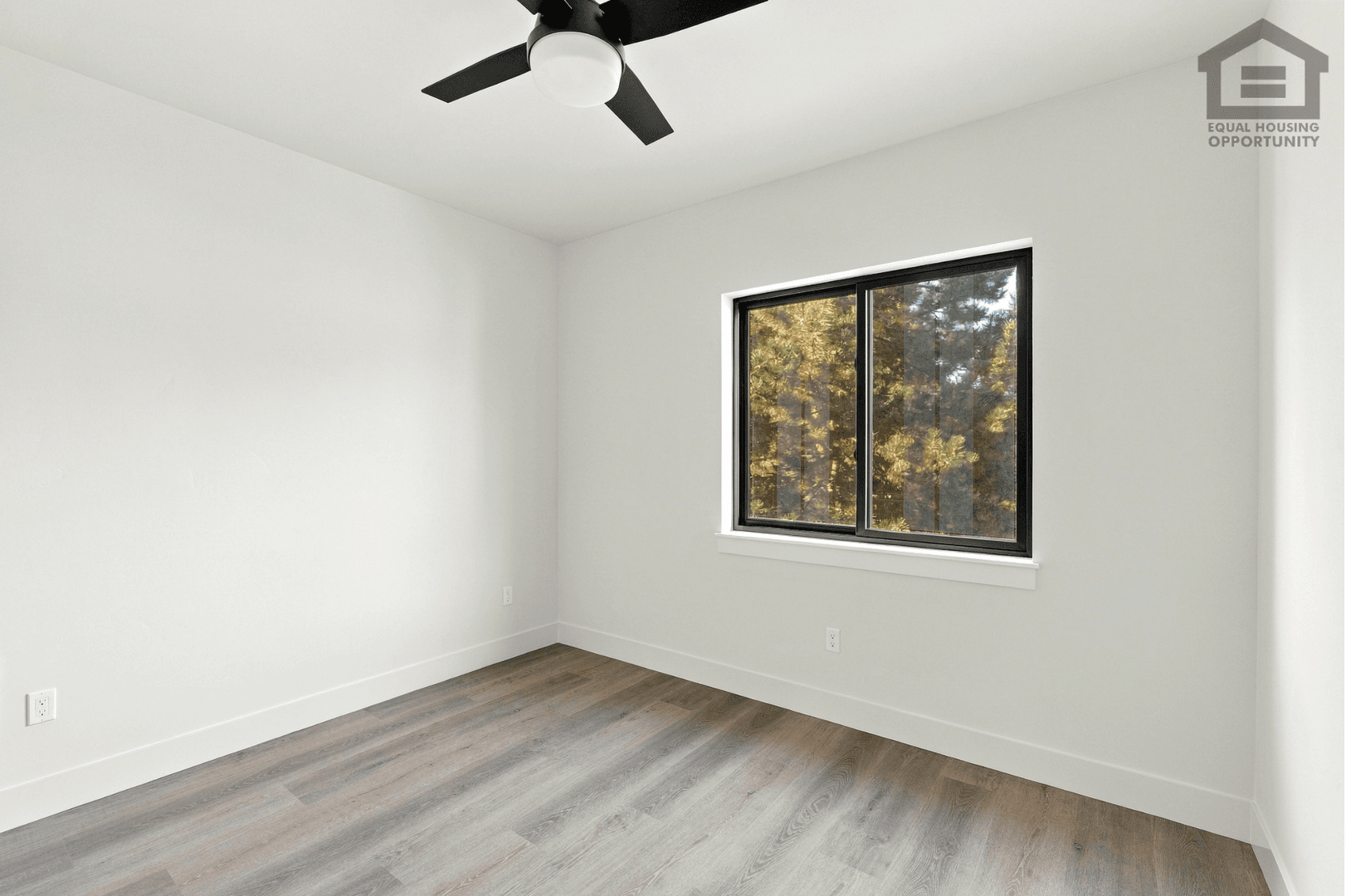 Redmond Apartment: 2035 SW Umatilla Ave