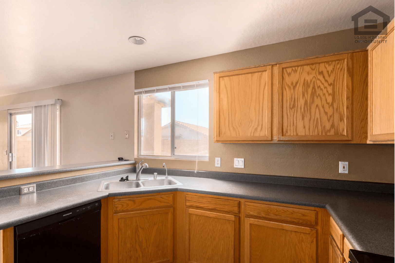 El Mirage House: 12221 W Aster Dr