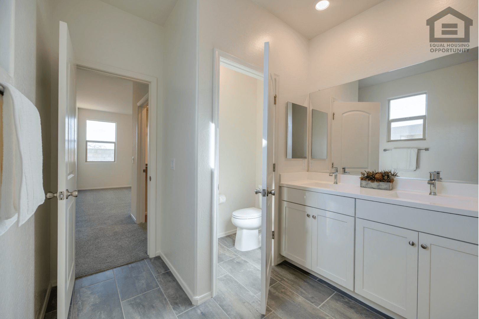 Glendale House: 12338 W Belmont Ave