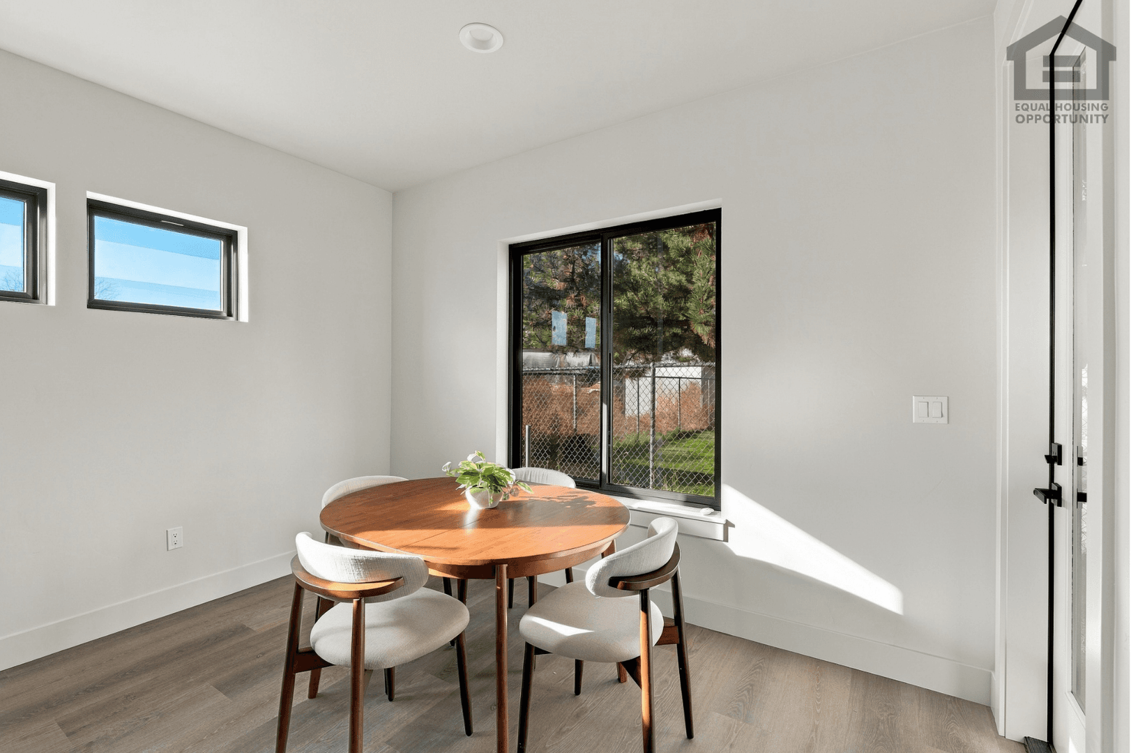 Redmond Apartment: 2035 SW Umatilla Ave