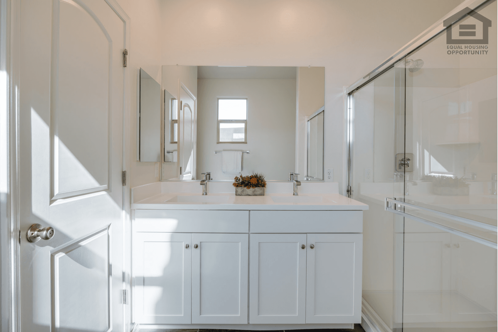 Glendale House: 12338 W Belmont Ave