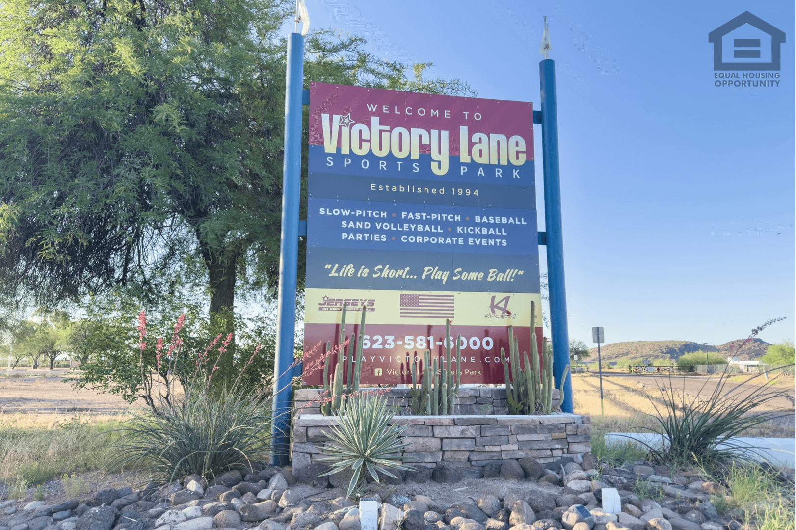 Glendale House: 24025 N 39th Ln