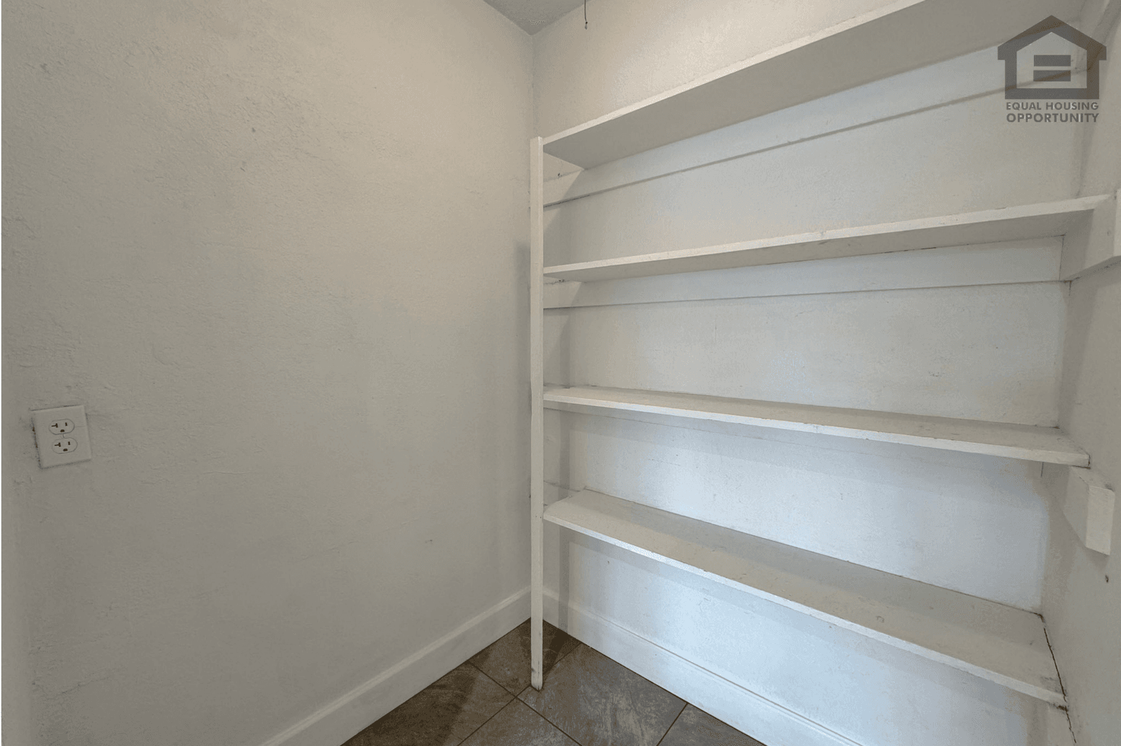 Chandler House: 936 E Flint St