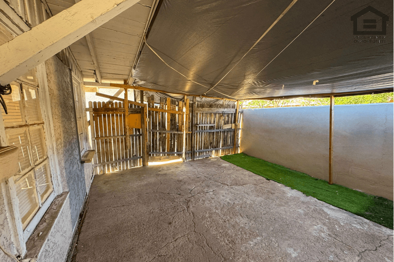Phoenix House: 308 E Vogel Ave Apt 2