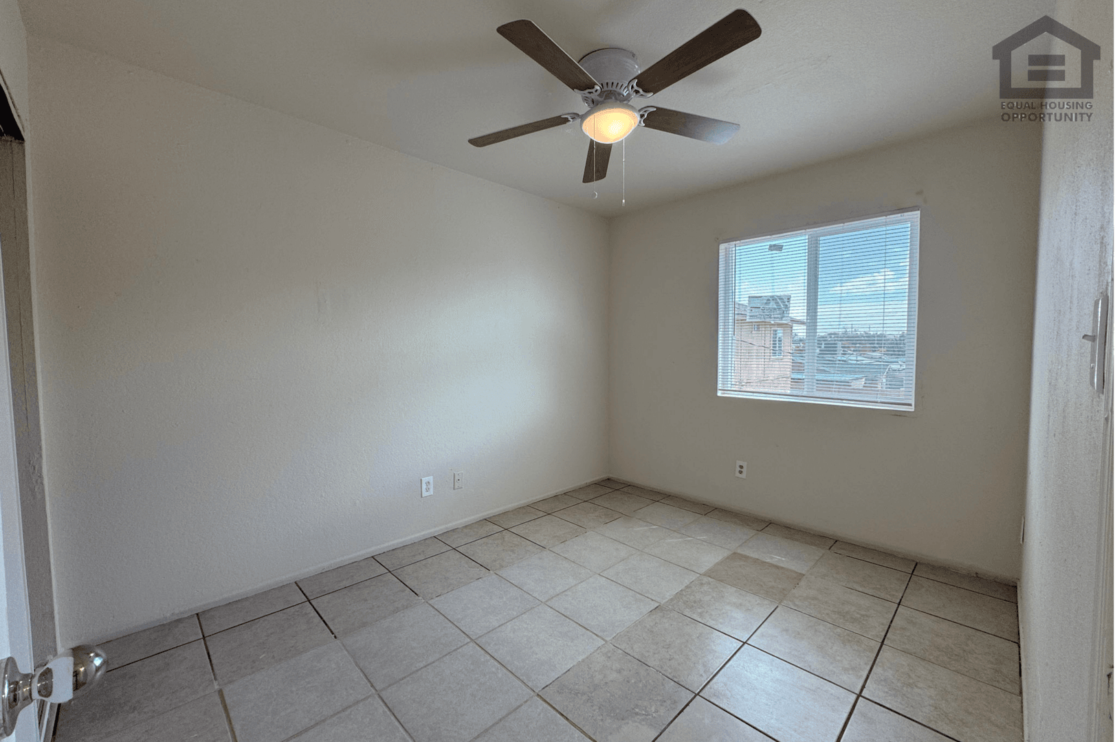 Phoenix Apartment: 641 N 30th St
