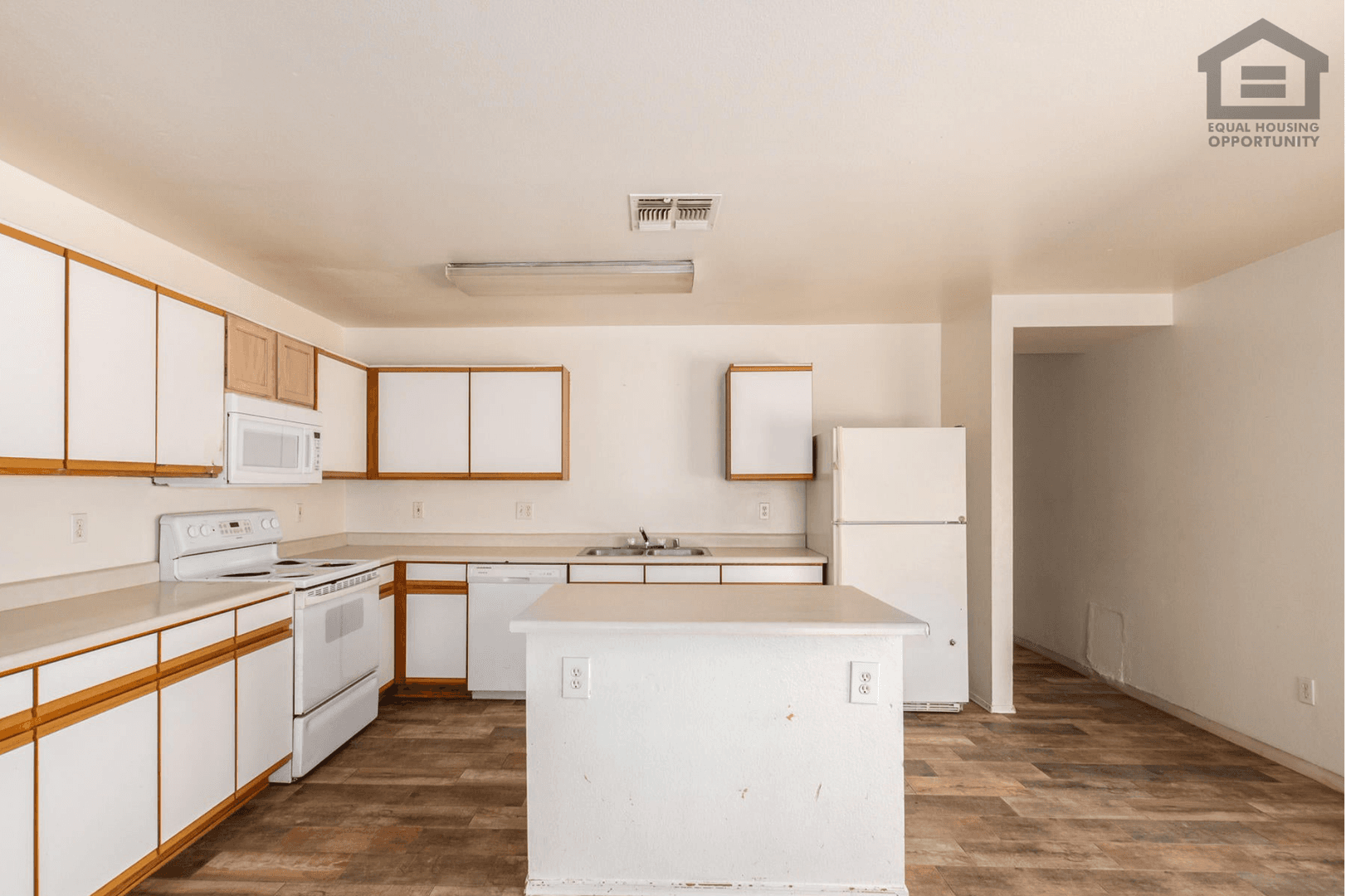 El Mirage House: 11762 W Main St