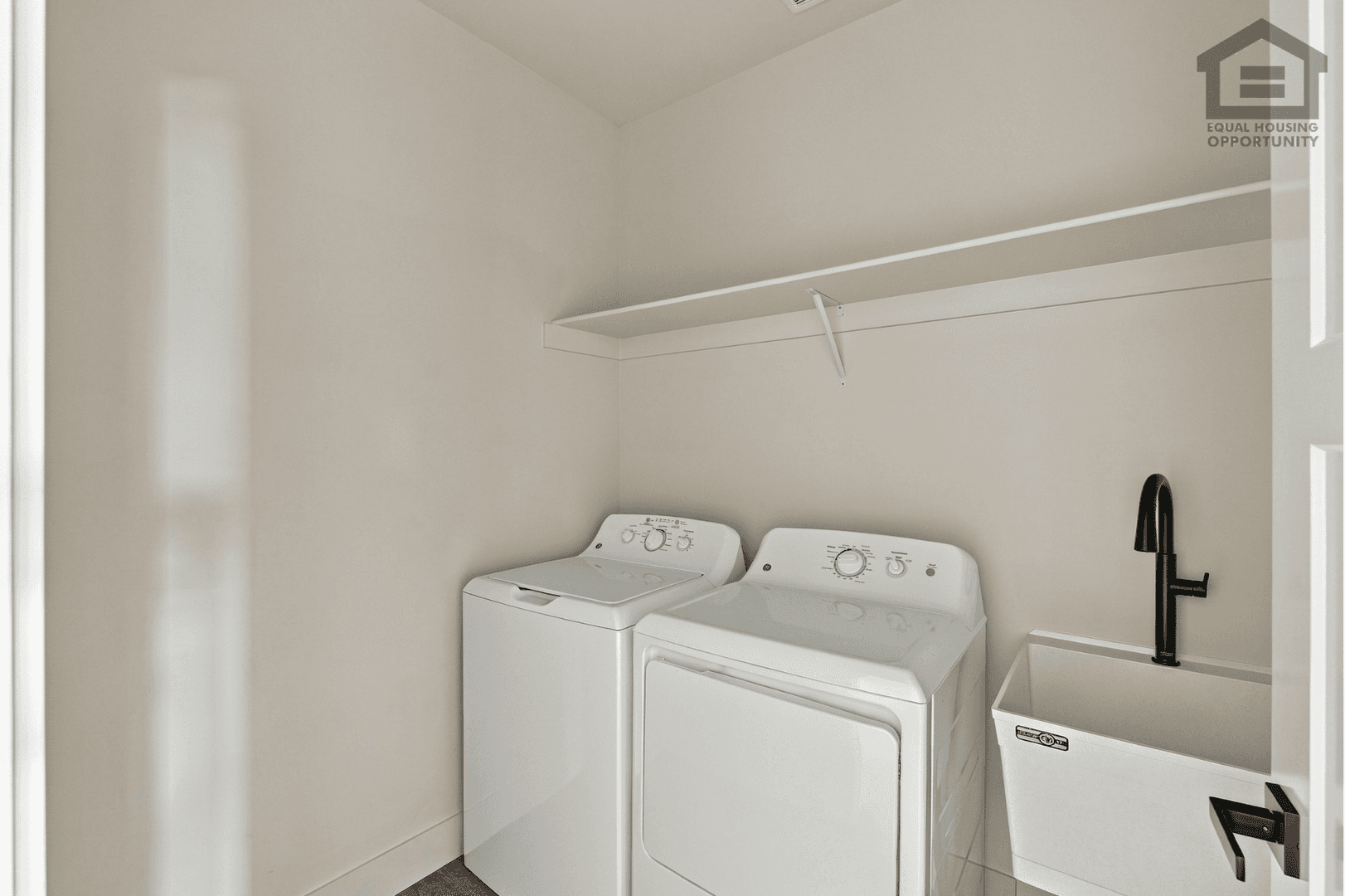 Redmond Apartment: 2035 SW Umatilla Ave