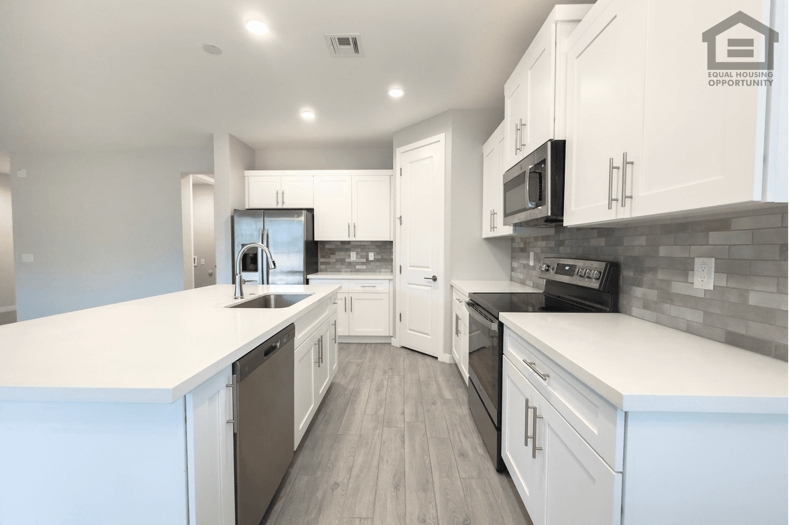 Phoenix House: 231 E Santa Cruz Dr