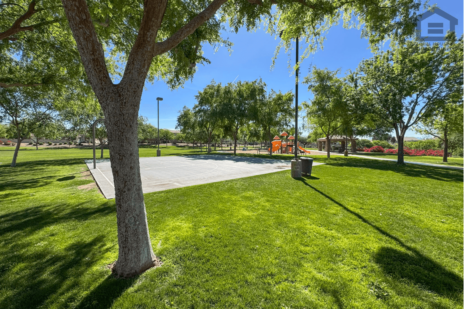 Glendale House: 12338 W Belmont Ave