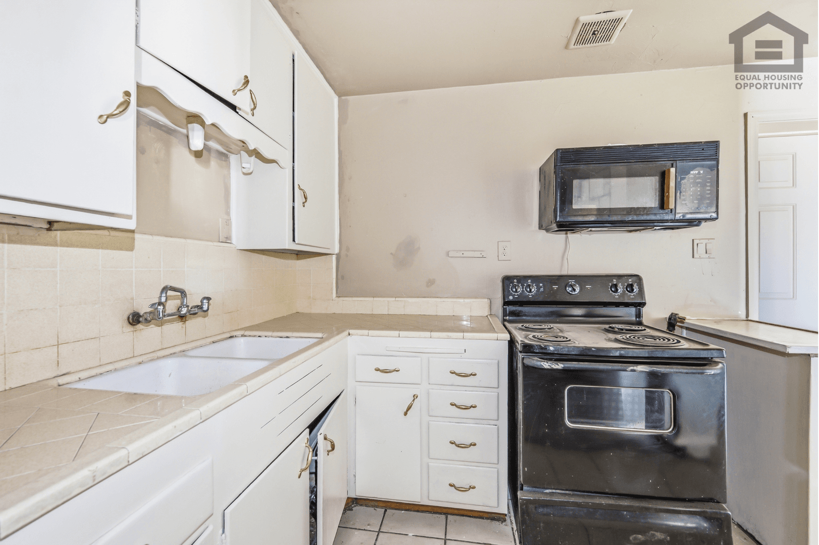 Phoenix House: 6532 N 19th Dr