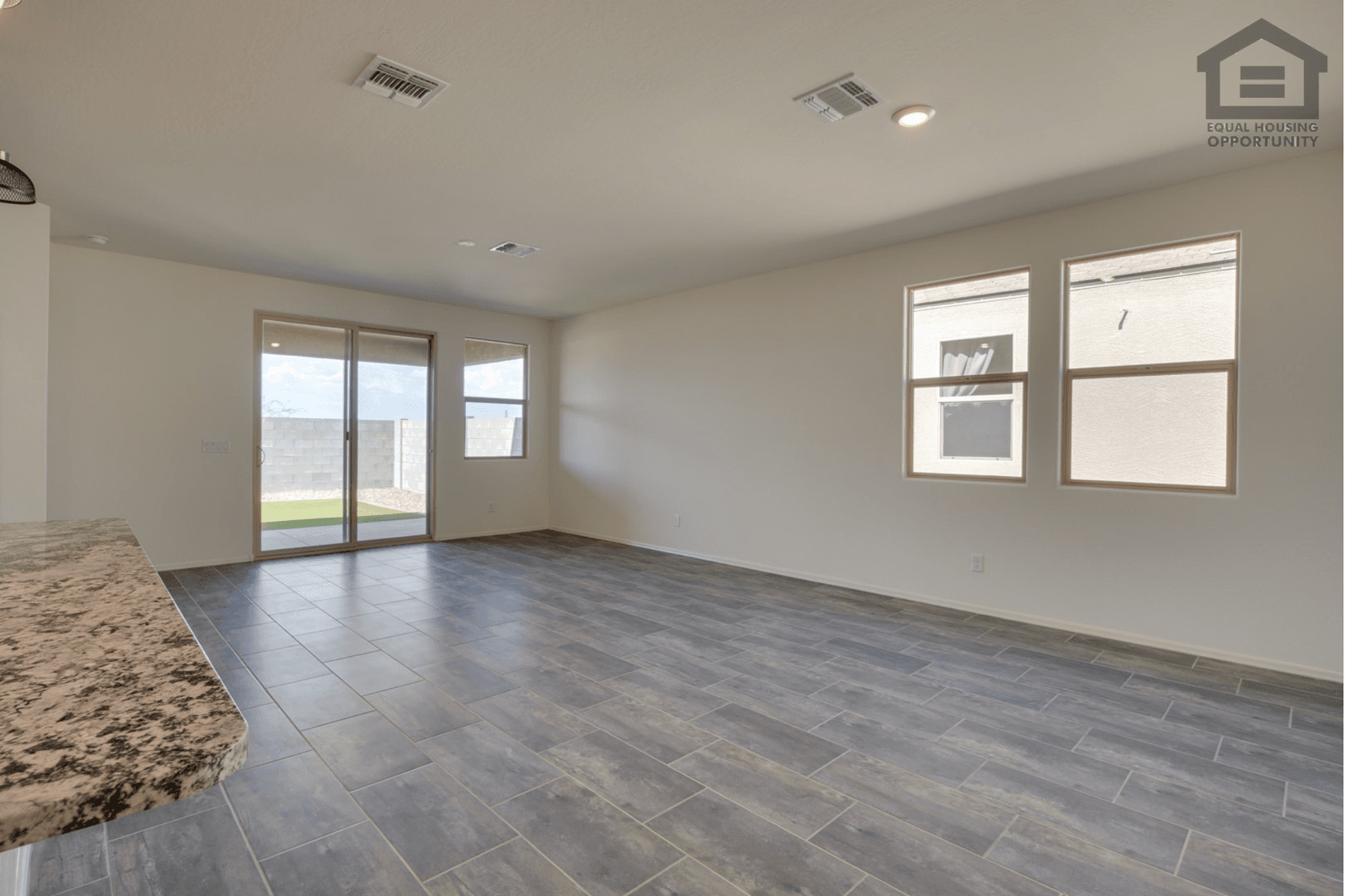 Glendale House: 12338 W Belmont Ave