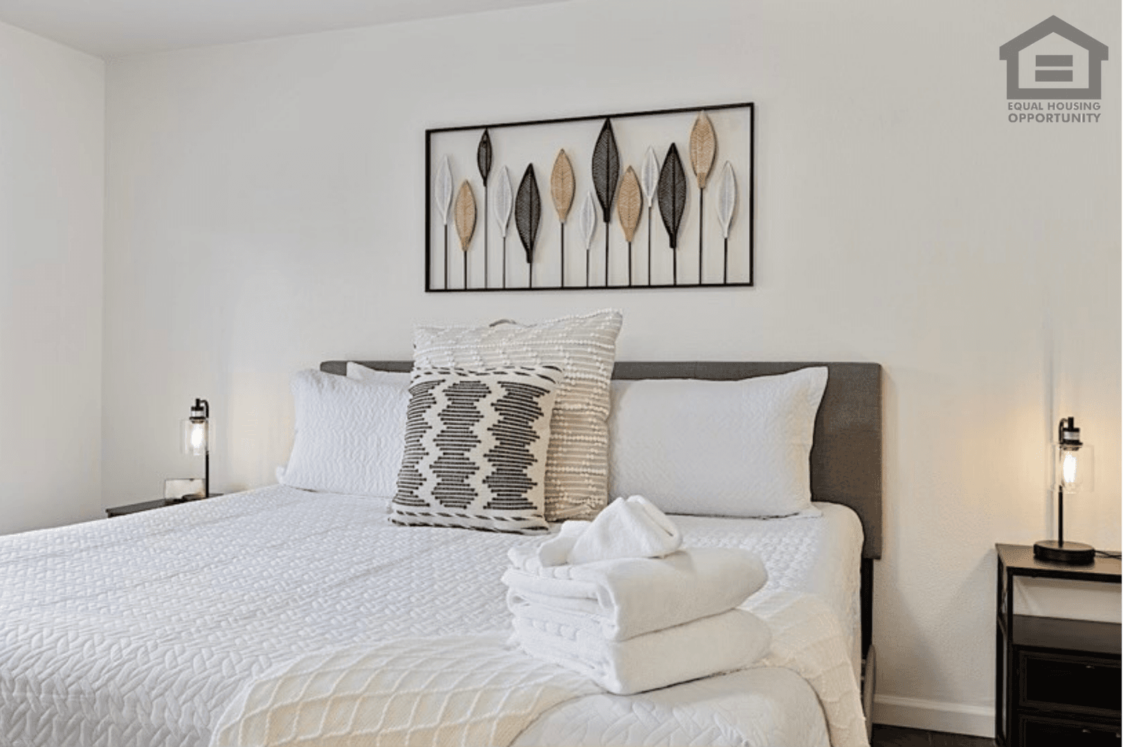 Phoenix House: 1 W Piute Ave