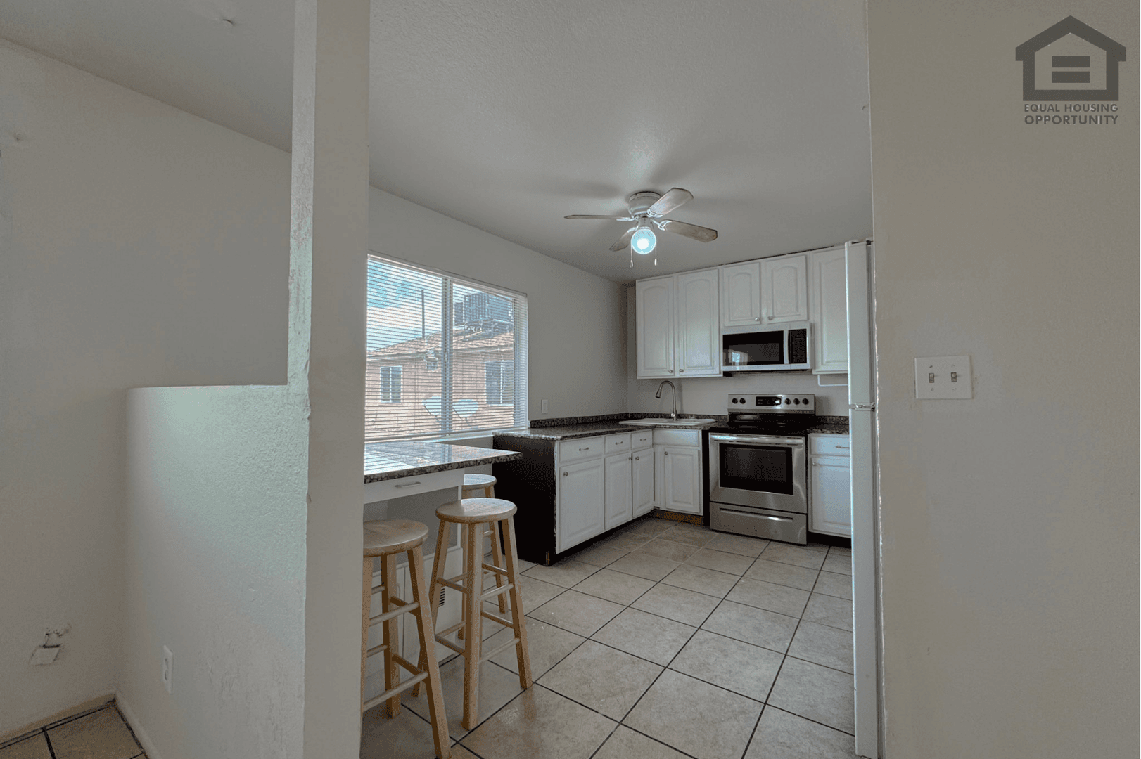 Phoenix Apartment: 641 N 30th St