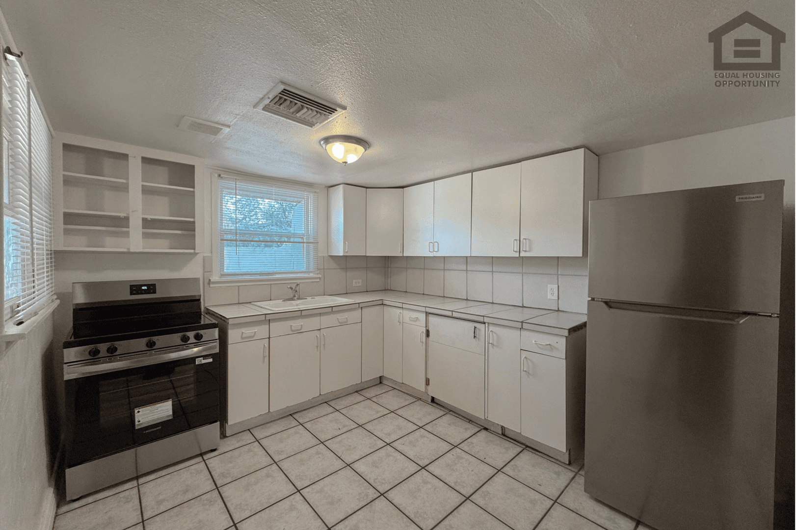Phoenix House: 308 E Vogel Ave Apt 2