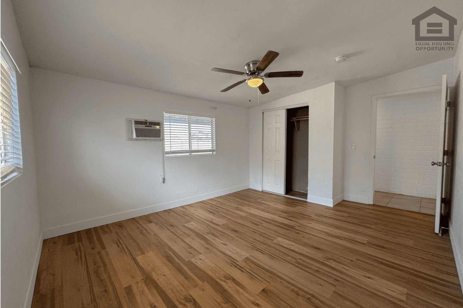 Chandler House: 936 E Flint St