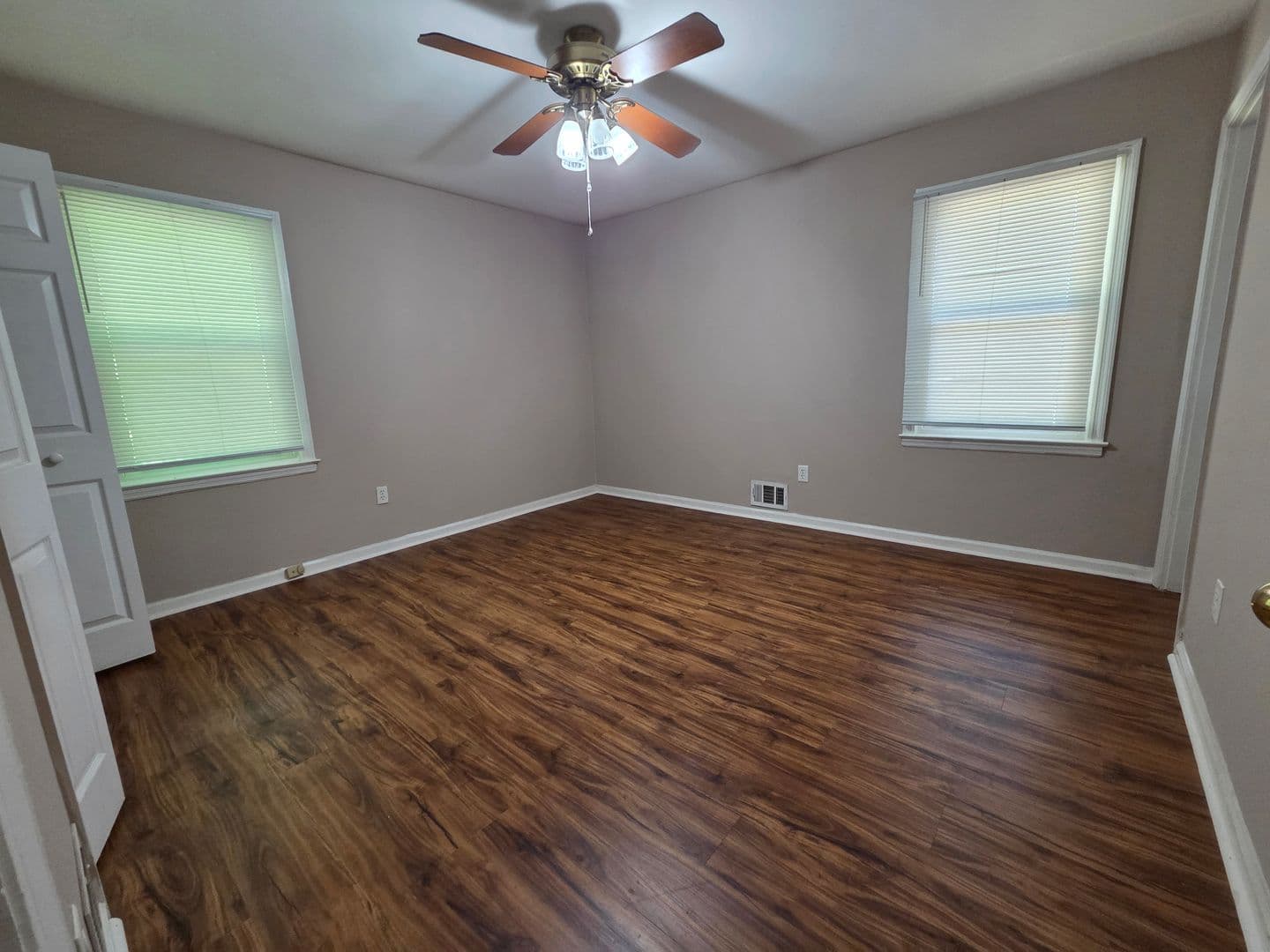 Athens House: 141 College Circle