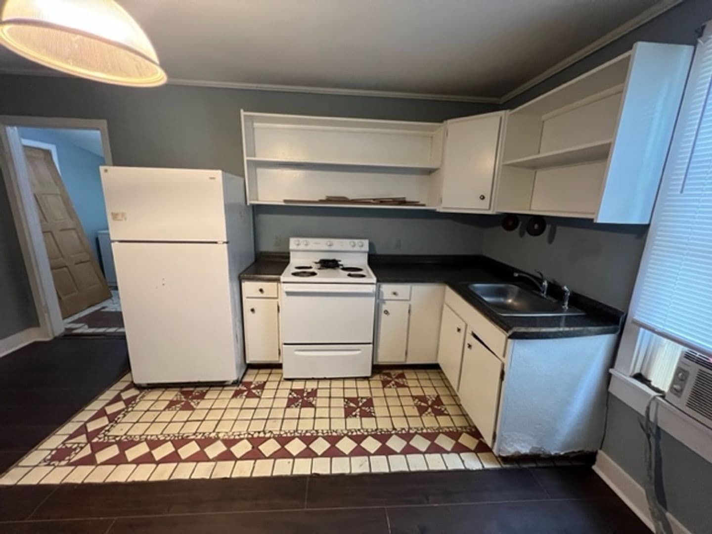 Athens House: 565 Nantahala Avenue A