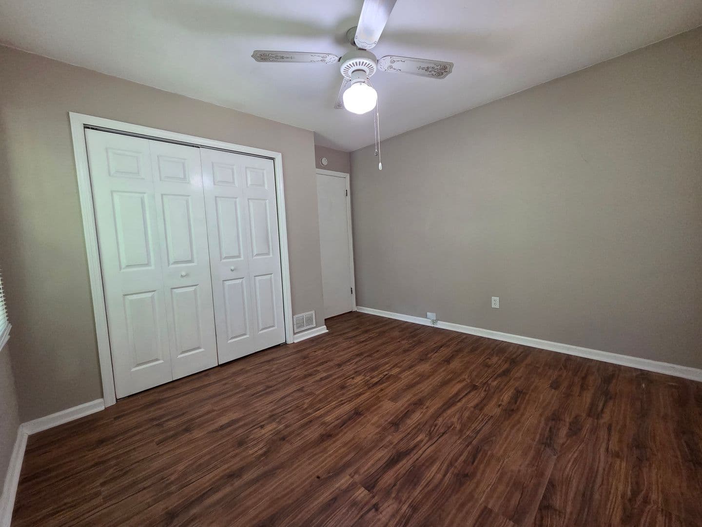 Athens House: 141 College Circle