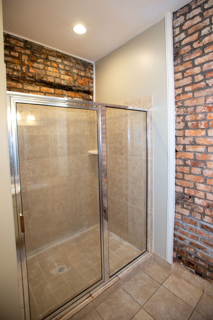 Athens House: 174 College Avenue Unit A